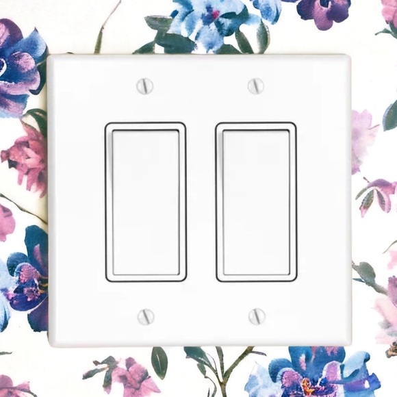 Pack of 4 Leviton 2-Gang GFCI Outlet Cover Plates - Picture 8 of 14